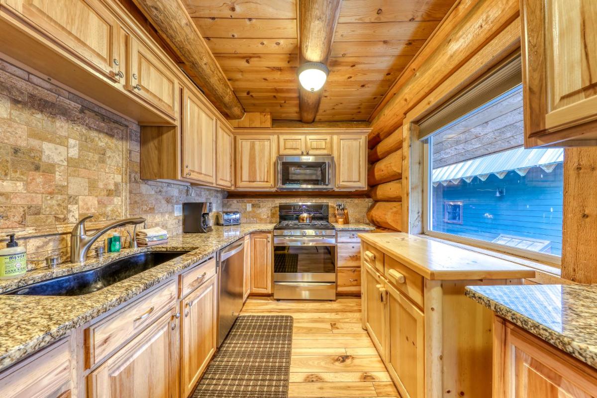 Big Bear Cabin - image 6