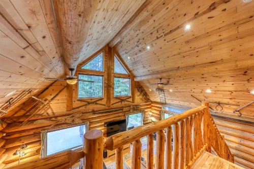 Big Bear Cabin - image 8