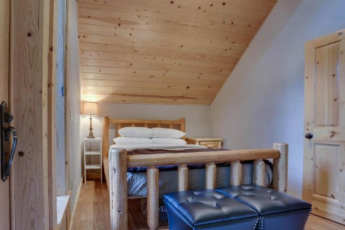 Little Bear Cabin - image 11