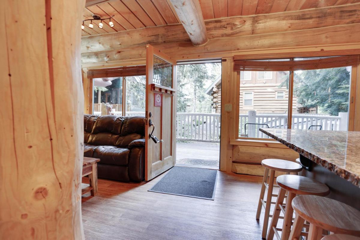 Little Bear Cabin - image 6