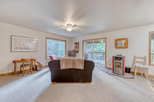 Brooke and Dan's Retreat -3 bedroom home plus a 2 bedroom apartment - image 6