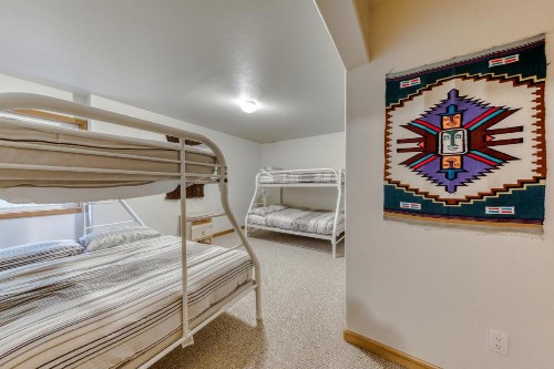 Brooke and Dan's Retreat -3 bedroom home plus a 2 bedroom apartment - image 9