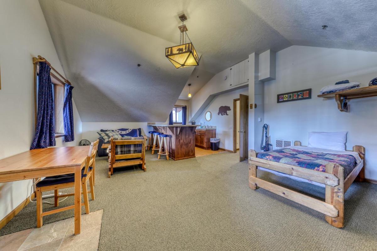 Little Trail Lodge - Unit B - image 6