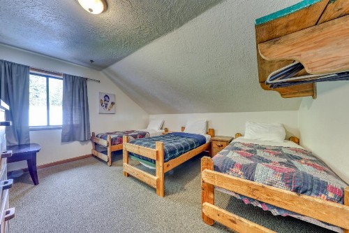 Little Trail Lodge - Unit B - image 9