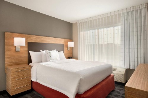TownePlace Suites by Marriott Milwaukee Grafton - image 10