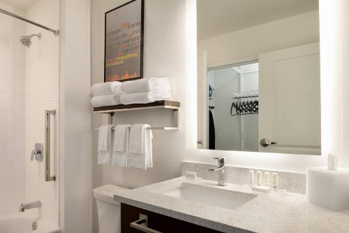 TownePlace Suites by Marriott Milwaukee Grafton - image 13