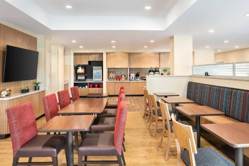 TownePlace Suites by Marriott Milwaukee Grafton - image 17
