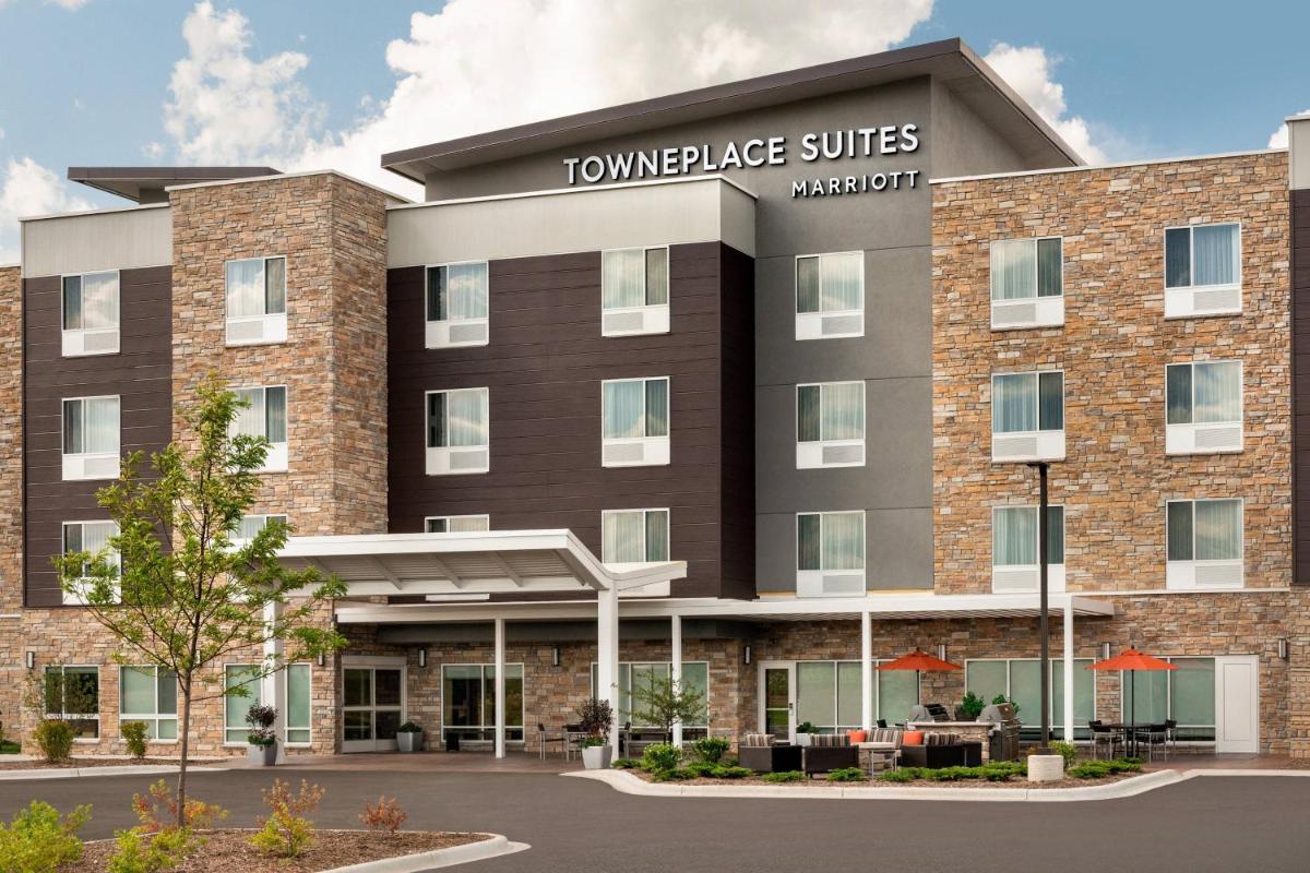 TownePlace Suites by Marriott Milwaukee Grafton - image 4