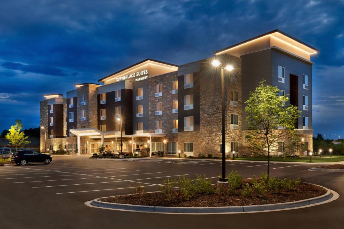 TownePlace Suites by Marriott Milwaukee Grafton - image 5