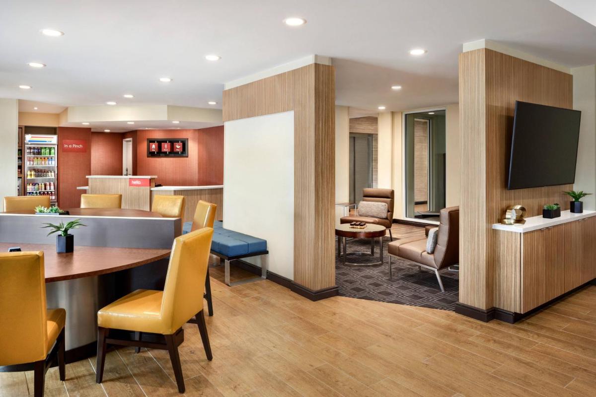 TownePlace Suites by Marriott Milwaukee Grafton - image 7