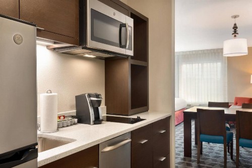 TownePlace Suites by Marriott Milwaukee Grafton - image 9