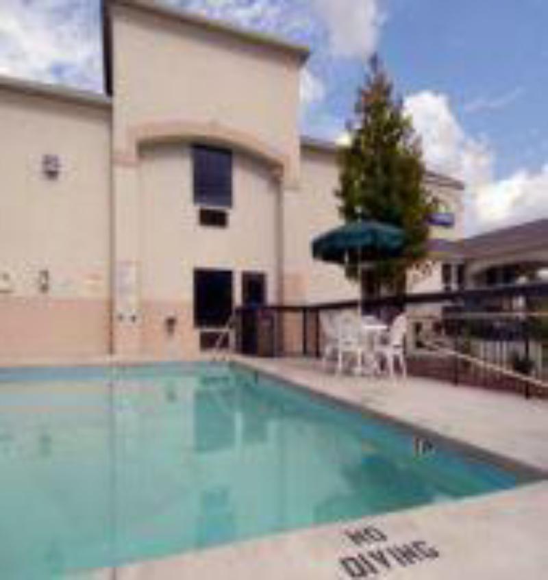 DAYS INN BURLINGTON EAST - image 2