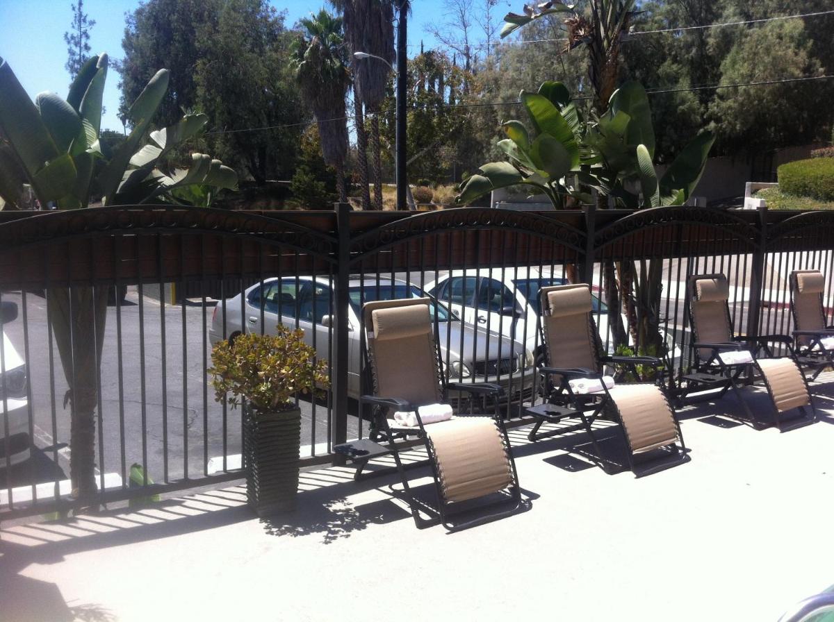 Granada Inn - image 6