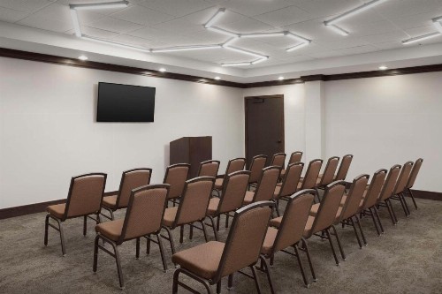 Hilton Garden Inn Granbury - image 10