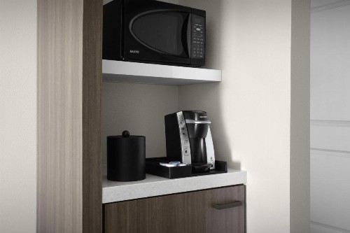 Hilton Garden Inn Granbury - image 12