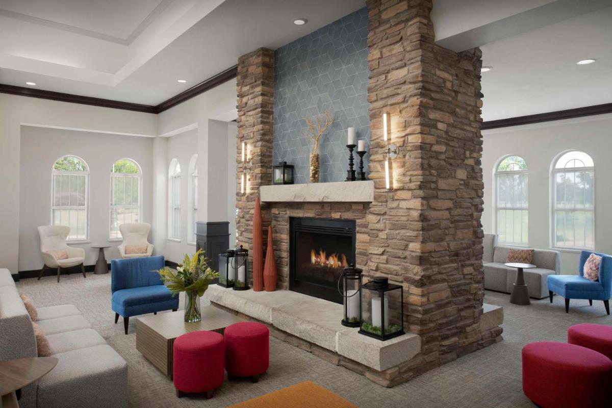 Hilton Garden Inn Granbury - image 3