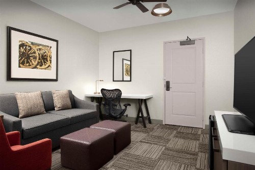 Hilton Garden Inn Granbury - image 46