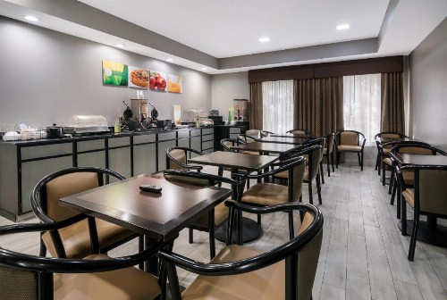 Quality Inn & Suites Granbury - image 13