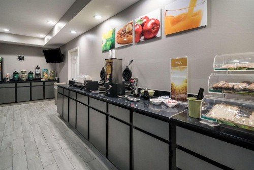 Quality Inn & Suites Granbury - image 29
