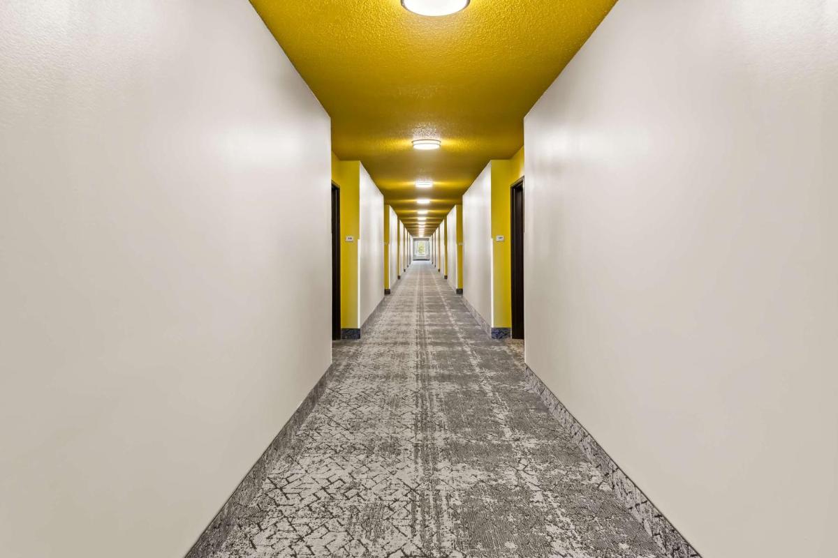 Quality Inn & Suites Granbury - image 3