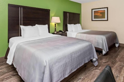 Quality Inn & Suites Granbury - image 38