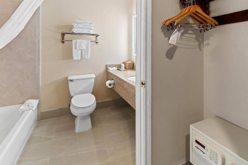 Quality Inn & Suites Granbury - image 42