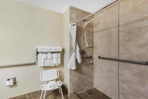 Quality Inn & Suites Granbury - image 46