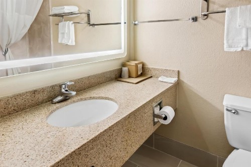Quality Inn & Suites Granbury - image 50