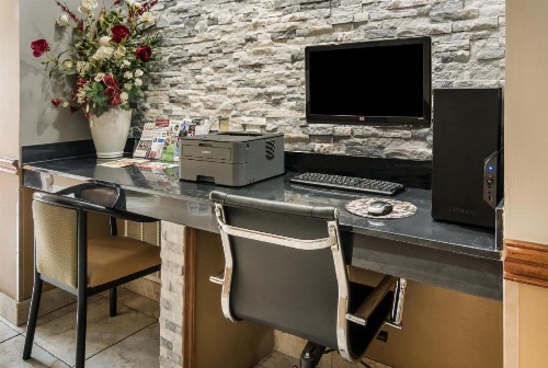 Quality Inn & Suites Granbury - image 8
