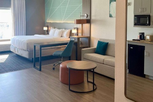 Comfort Suites Granbury - image 13