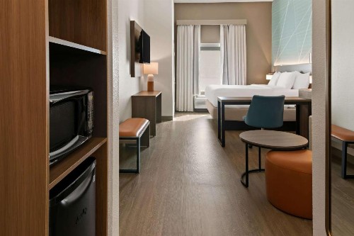 Comfort Suites Granbury - image 21
