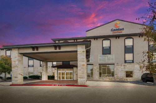 Comfort Suites Granbury - image 3