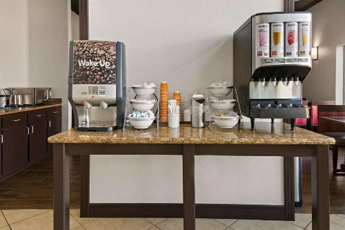 Comfort Suites Granbury - image 30