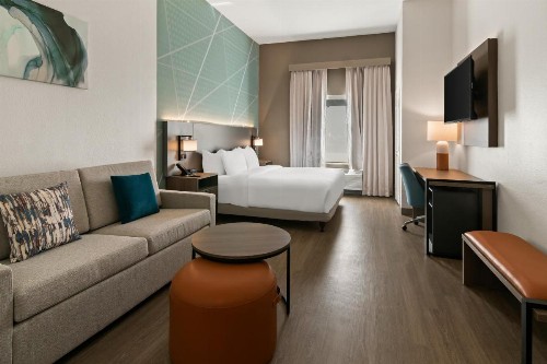 Comfort Suites Granbury - image 38