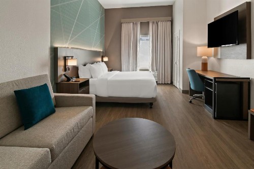 Comfort Suites Granbury - image 39