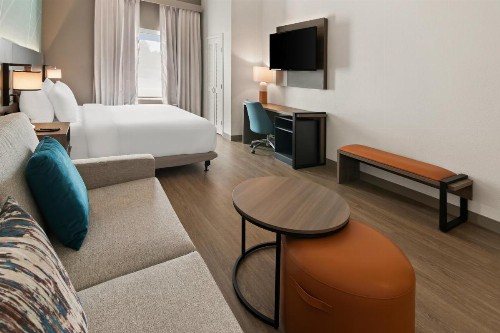 Comfort Suites Granbury - image 43