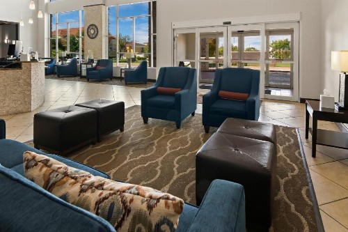 Comfort Suites Granbury - image 46