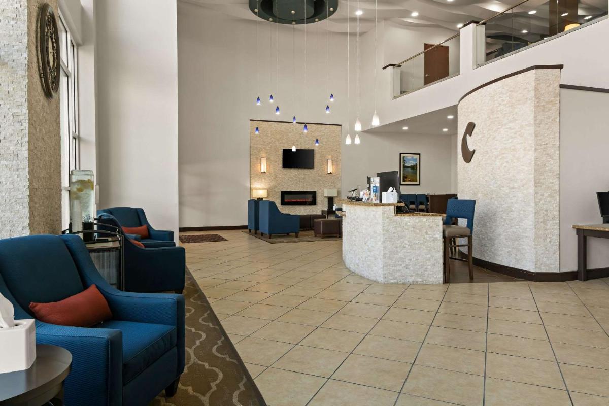 Comfort Suites Granbury - image 6