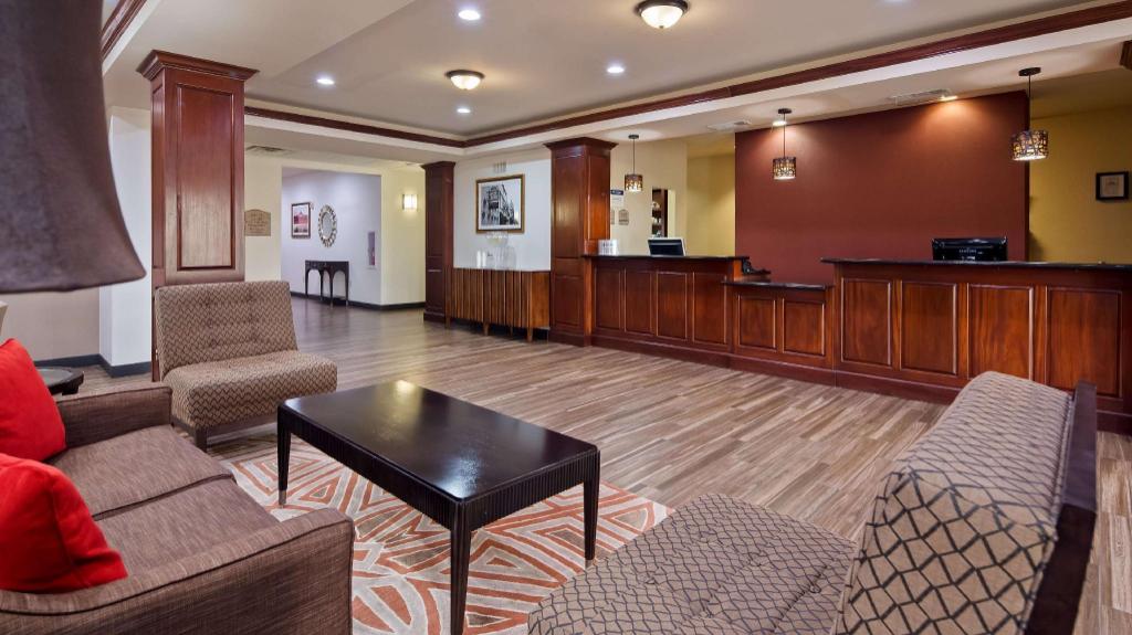 Best Western Granbury Inn and Suites - main image
