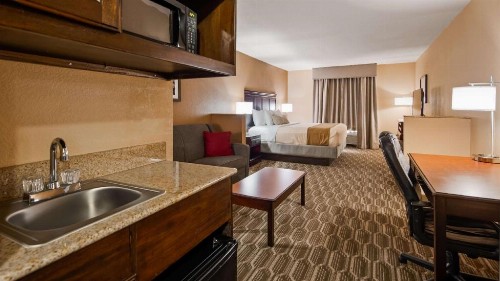 Best Western Granbury Inn and Suites - image 19