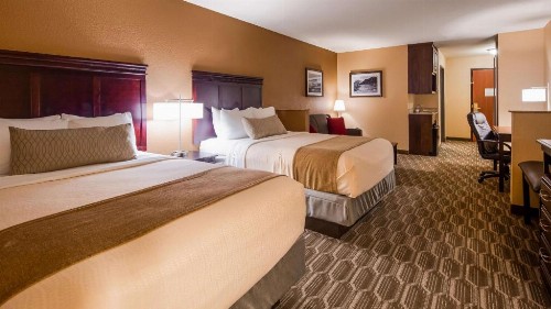 Best Western Granbury Inn and Suites - image 31