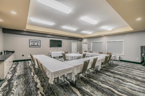 La Quinta by Wyndham Granbury - image 13