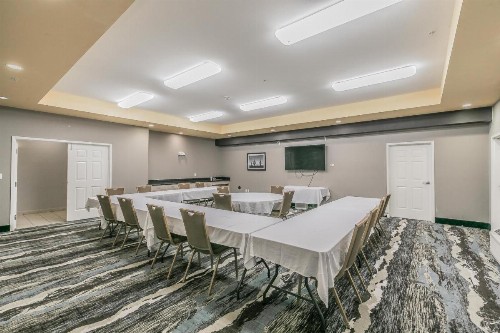 La Quinta by Wyndham Granbury - image 14