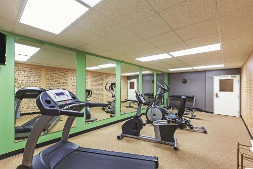 La Quinta by Wyndham Granbury - image 16