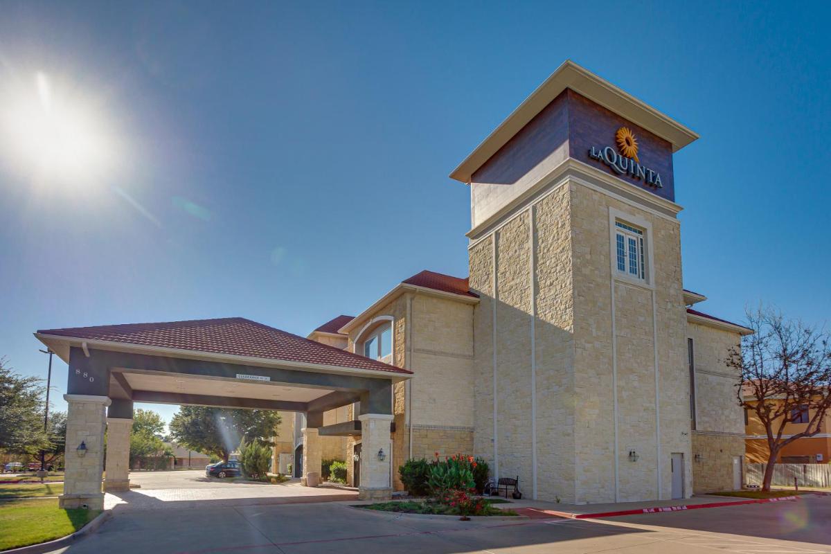 La Quinta by Wyndham Granbury - image 2