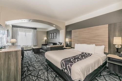 La Quinta by Wyndham Granbury - image 21