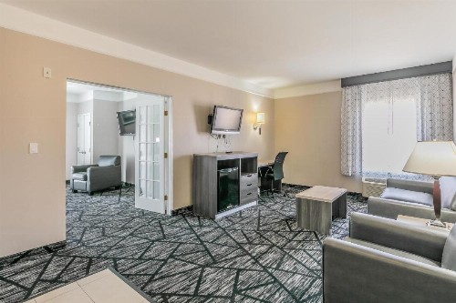 La Quinta by Wyndham Granbury - image 22