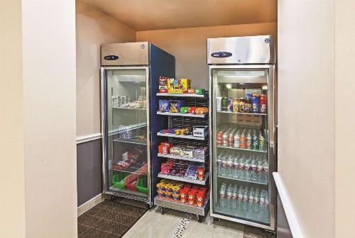 La Quinta by Wyndham Granbury - image 6