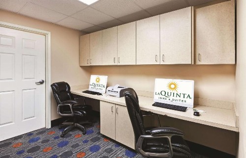 La Quinta by Wyndham Granbury - image 8