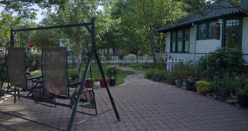 Granbury Gardens Bed and Breakfast - image 12